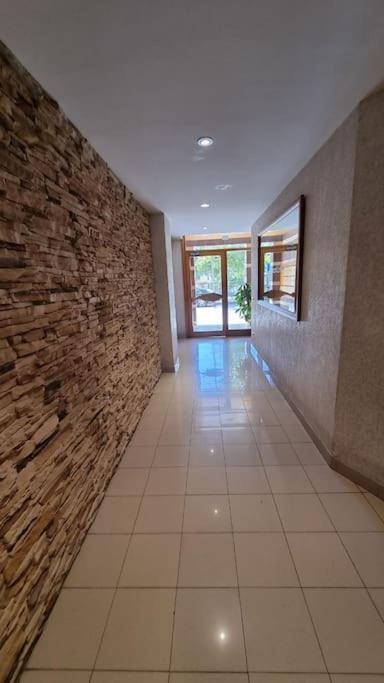 Piso En El Centro Con Vistas Al Mar Y Balcon Appartement Roses Buitenkant foto