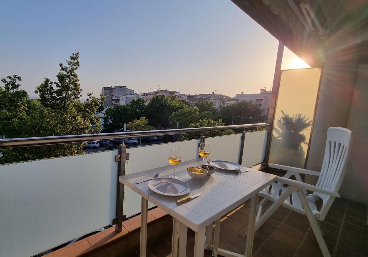 Piso En El Centro Con Vistas Al Mar Y Balcon Appartement Roses Buitenkant foto